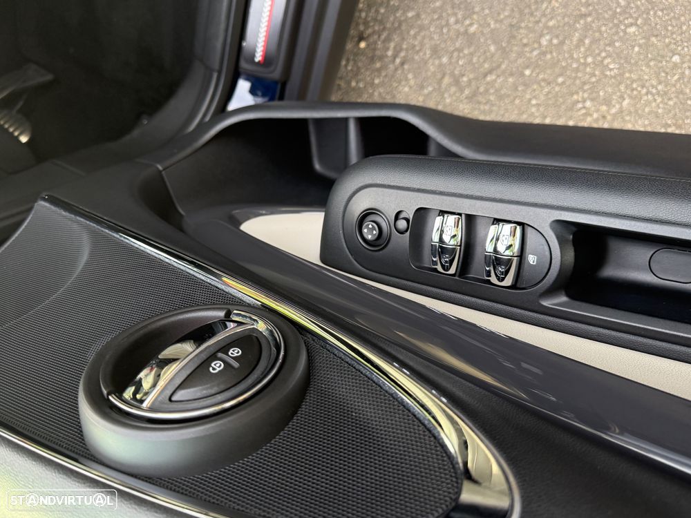 MINI Clubman Cooper SD ALL4 Auto Desportiva - 24