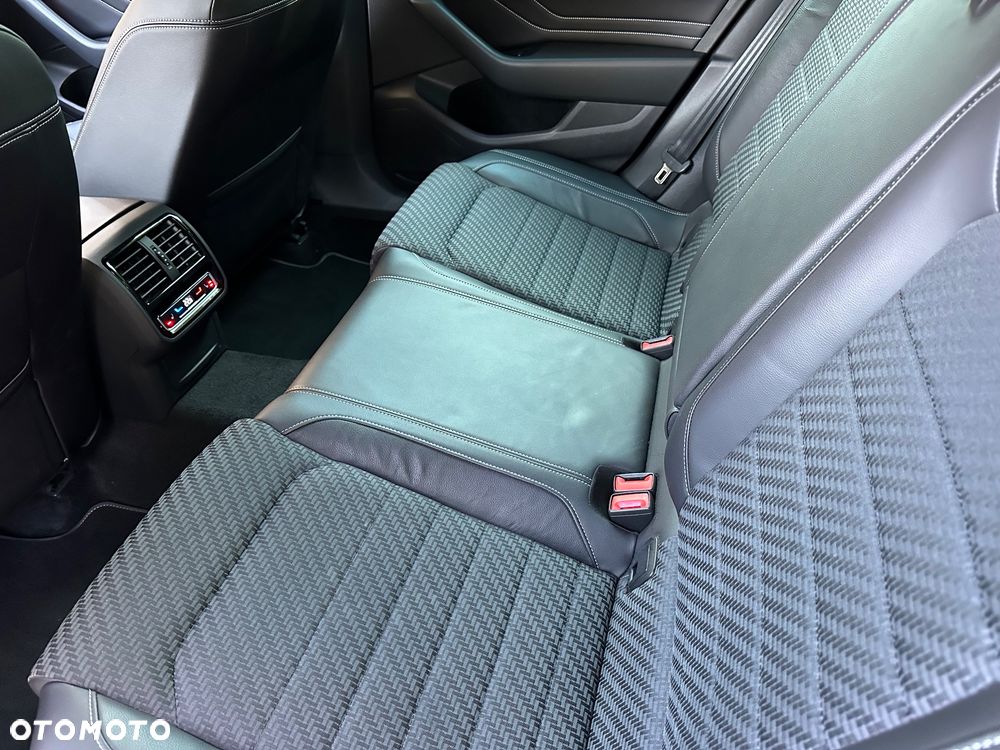 Volkswagen Passat - 14