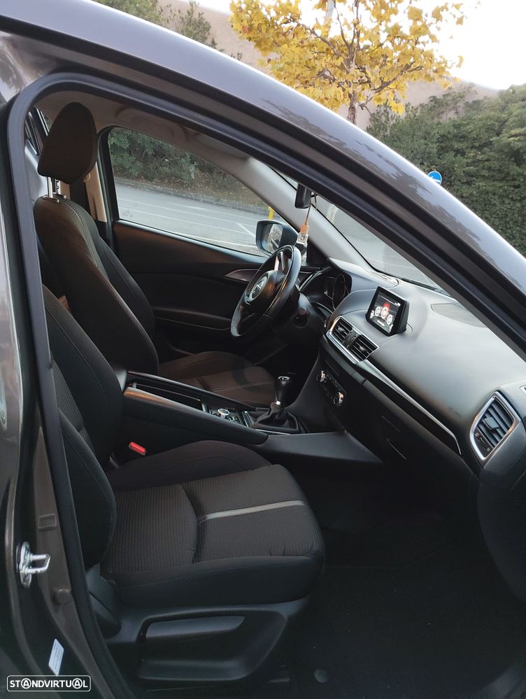 Mazda 3 Hatchback 1.5 Sky-D Evolve HS Navi - 4