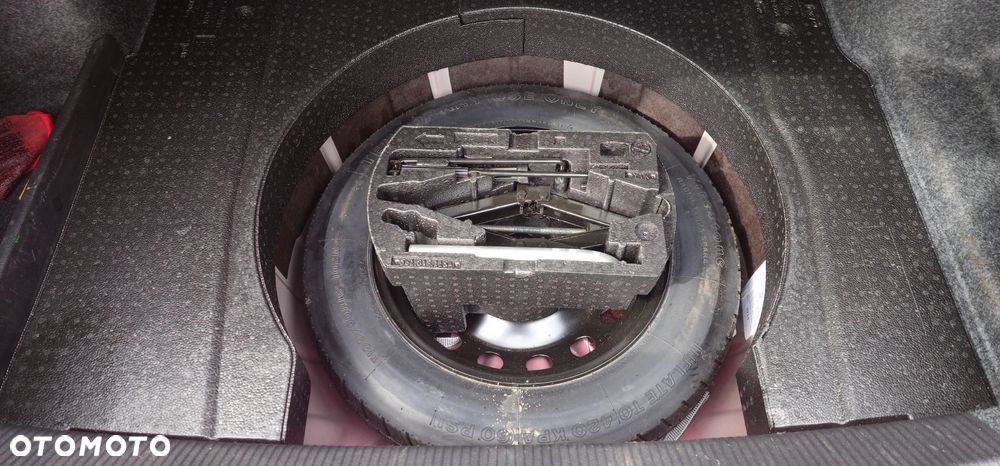 Volkswagen Passat - 11