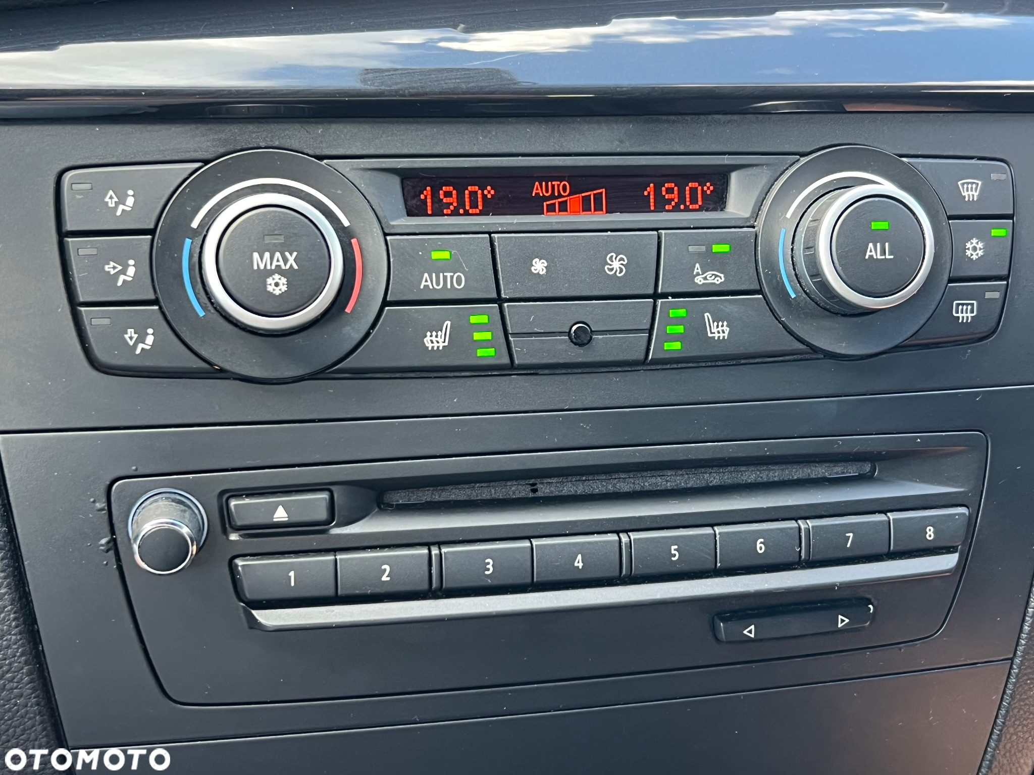 BMW Seria 1 118d - 24