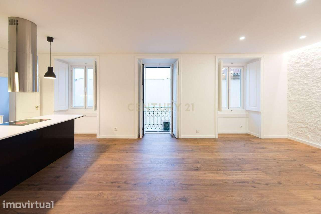Apartamento T2 remodelado com varanda em Belém — Lisboa - Grande imagem: 4/18