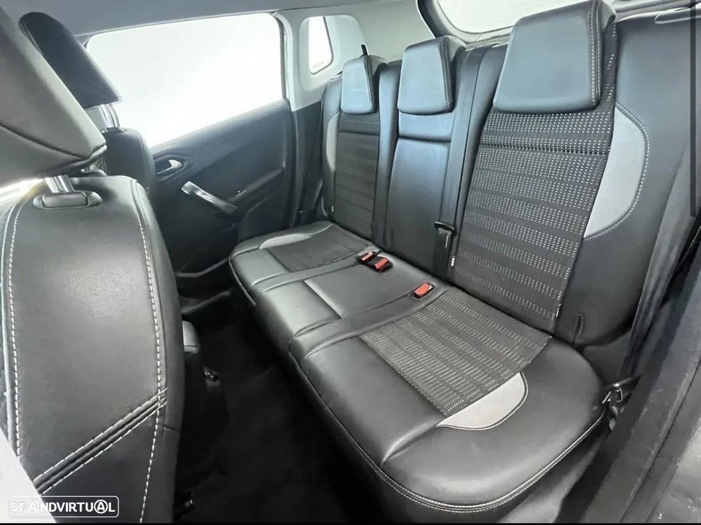 Peugeot 2008 1.2 PureTech Allure - 9