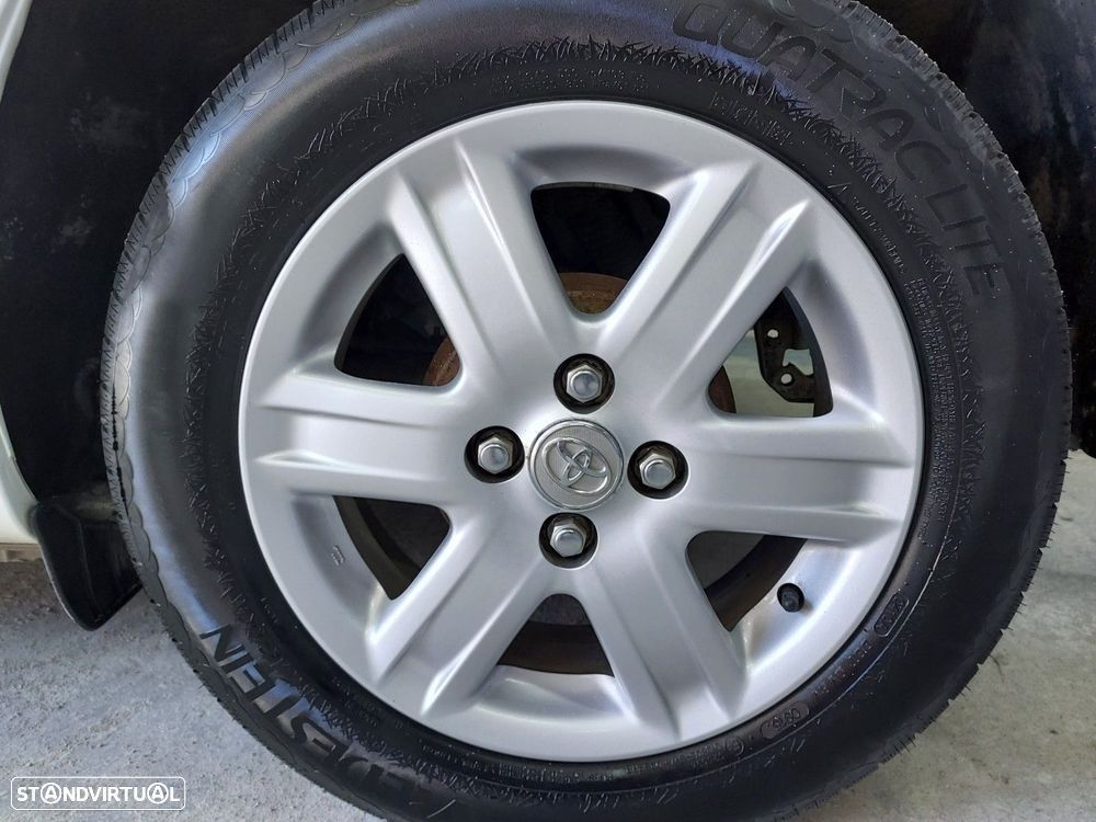 Toyota iQ 1.0 VVT-i Essential+AC - 14