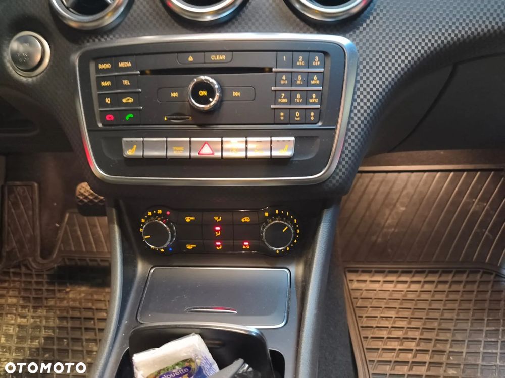 Mercedes-Benz Klasa A 180 7G-DCT Urban - 13