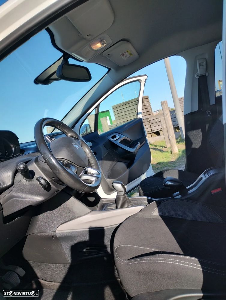 Peugeot 2008 1.6 BlueHDi Style - 8