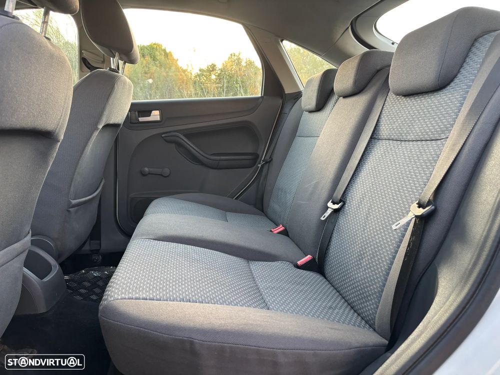 Ford Focus 1.6 TDCi Ghia - 6