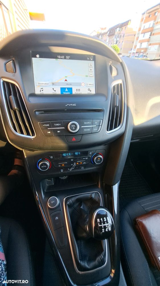 Ford Focus 1.0 EcoBoost Titanium - 4