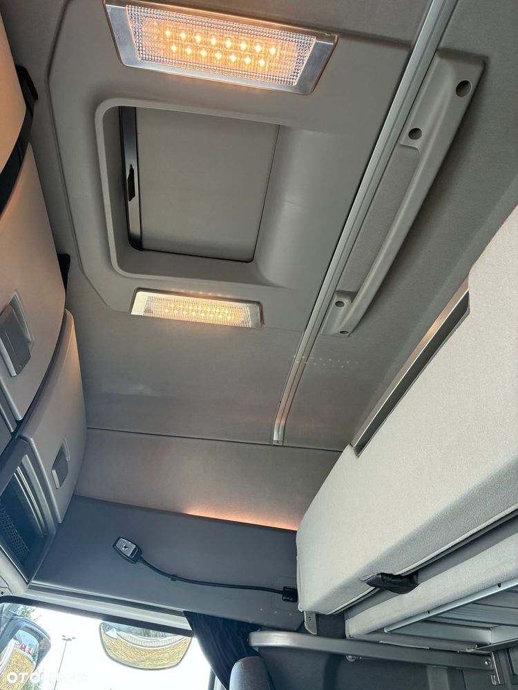 Renault T480 EVO High Sleeper Cab - 16