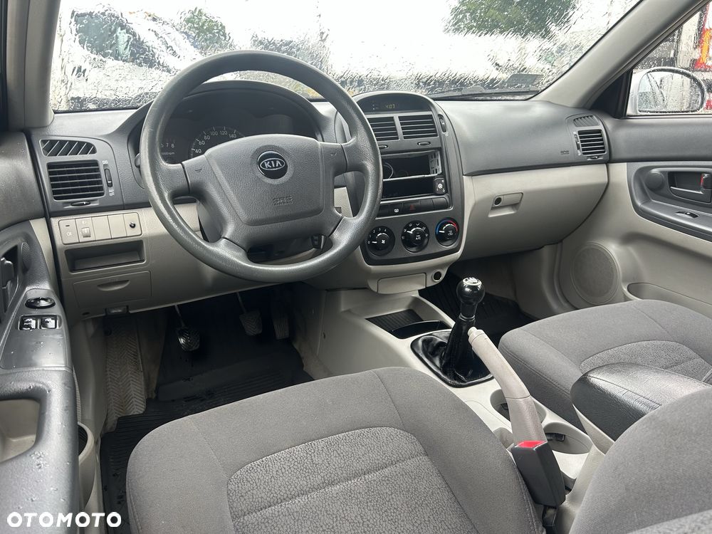 Kia Cerato - 8