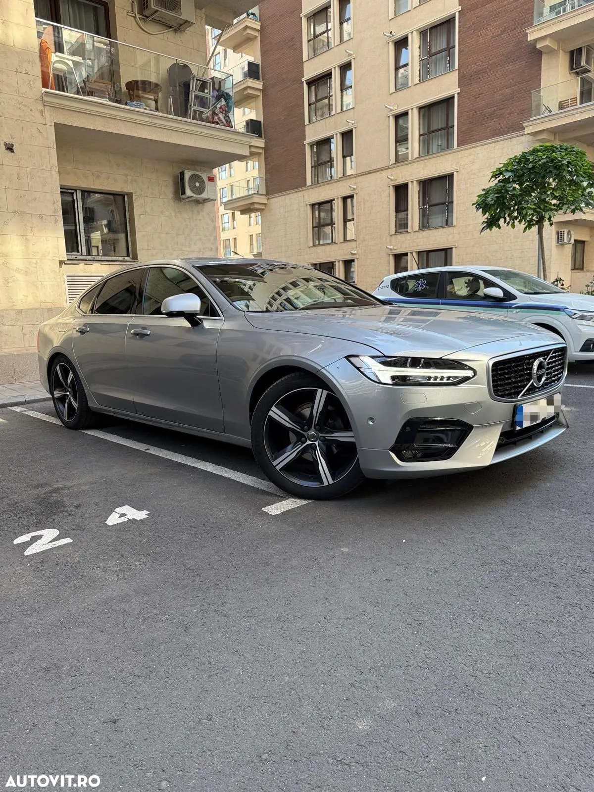 Volvo S90 D4 AWD R-Design - 2