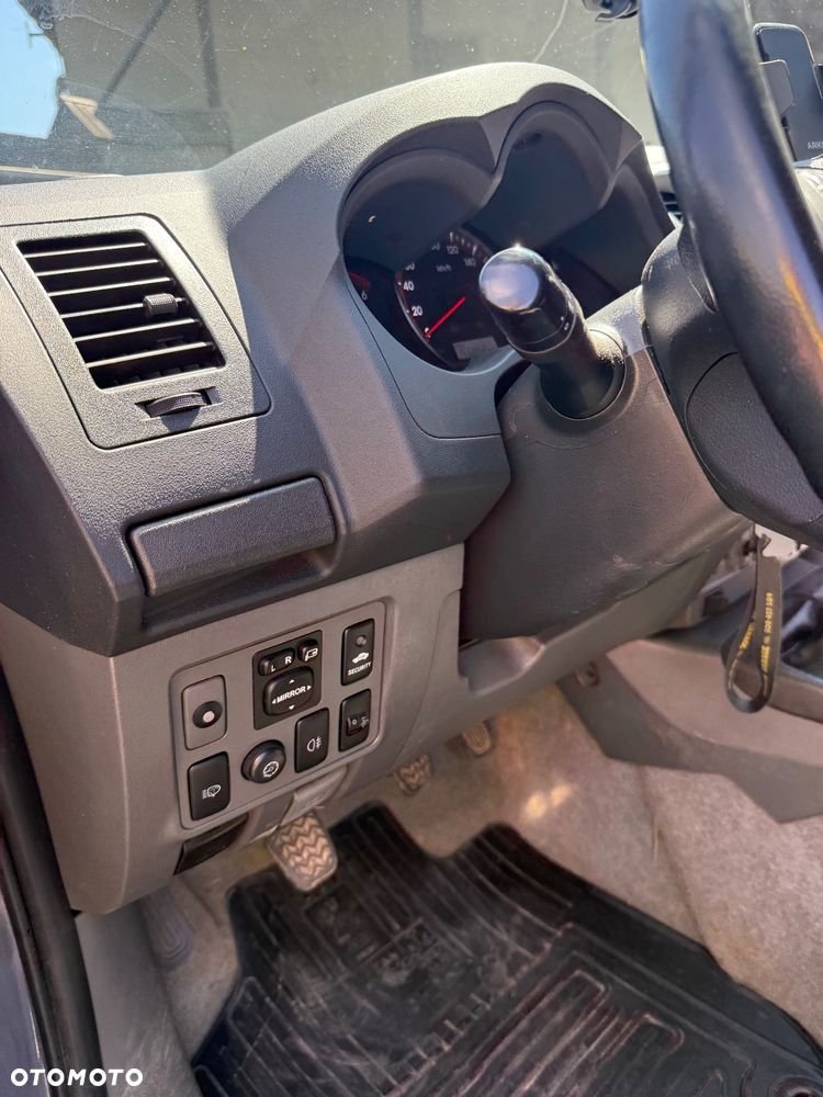 Toyota Hilux 3.0 D-4D SR5 - 25