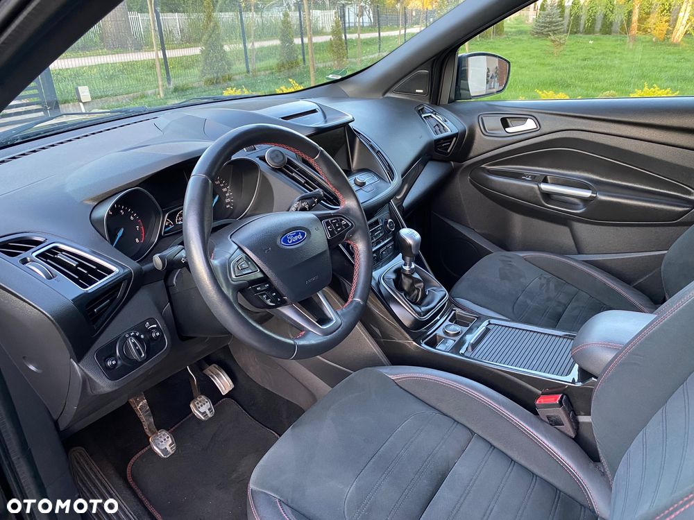 Ford Kuga 1.5 EcoBoost 2x4 ST-Line - 31