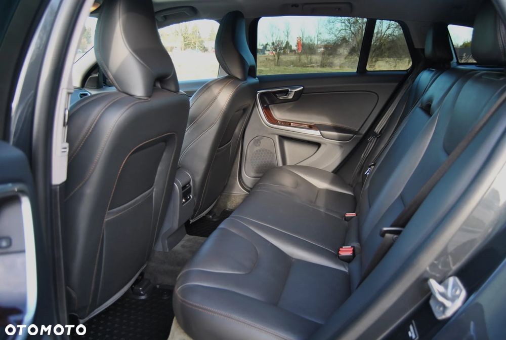 Volvo V60 Cross Country T5 AWD Summum - 6