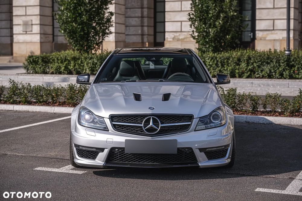Mercedes-Benz Klasa C 63 AMG Coupe AMG SPEEDSHIFT MCT Edition 507 - 6
