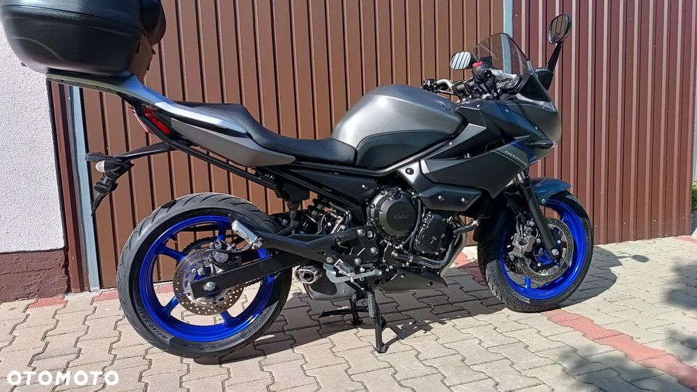 Yamaha XJ - 6