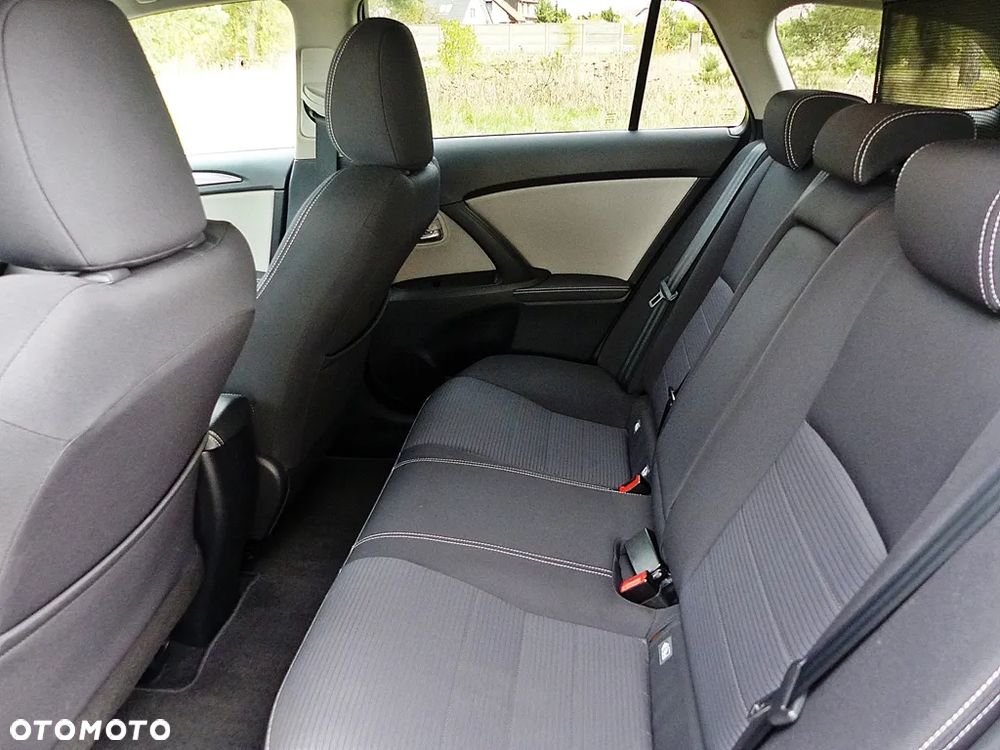 Toyota Avensis 2.0 D-4D Premium - 23