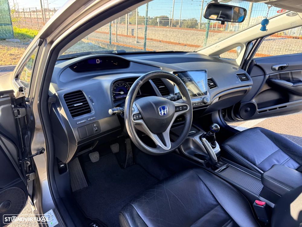 Honda Civic 1.8 ES - 14