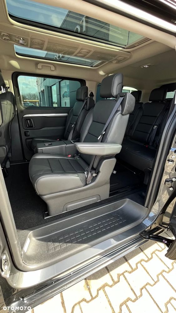 Peugeot Traveller 2.2 BlueHDi Long Business VIP EAT8 - 17