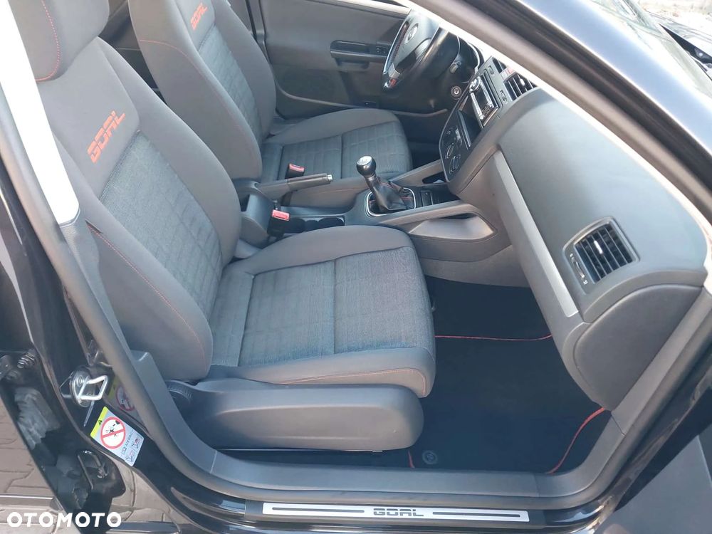 Volkswagen Golf V 1.6 Comfortline - 18