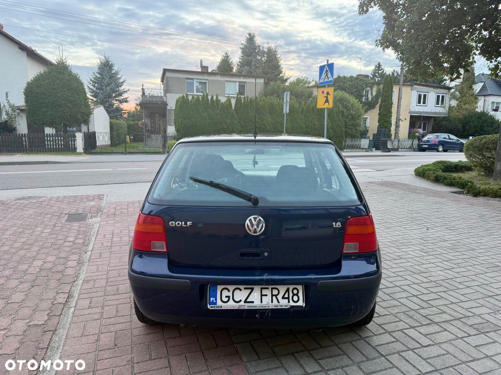 Volkswagen Golf - 5