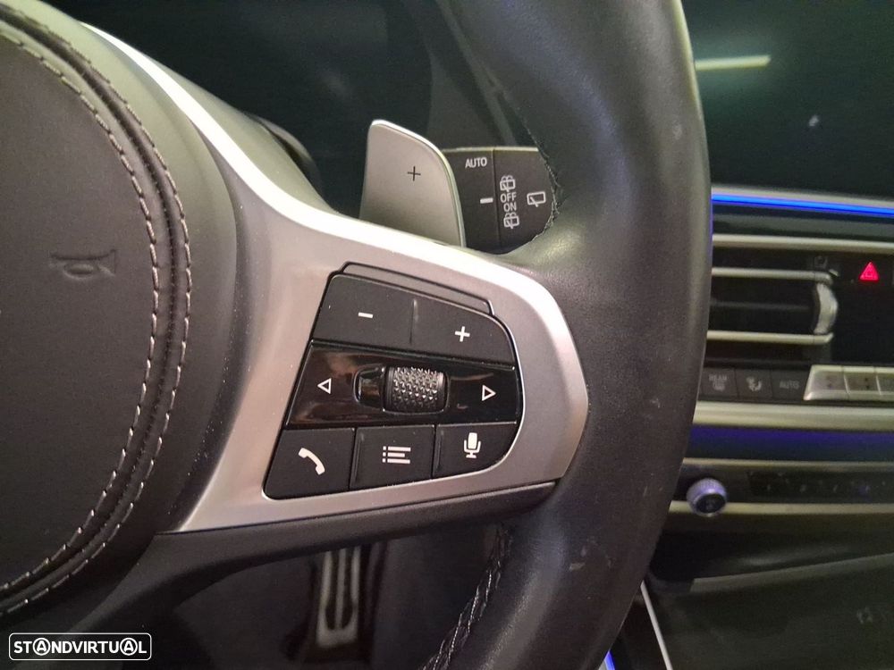 BMW X7 40 d xDrive Pack M — fotografia 17