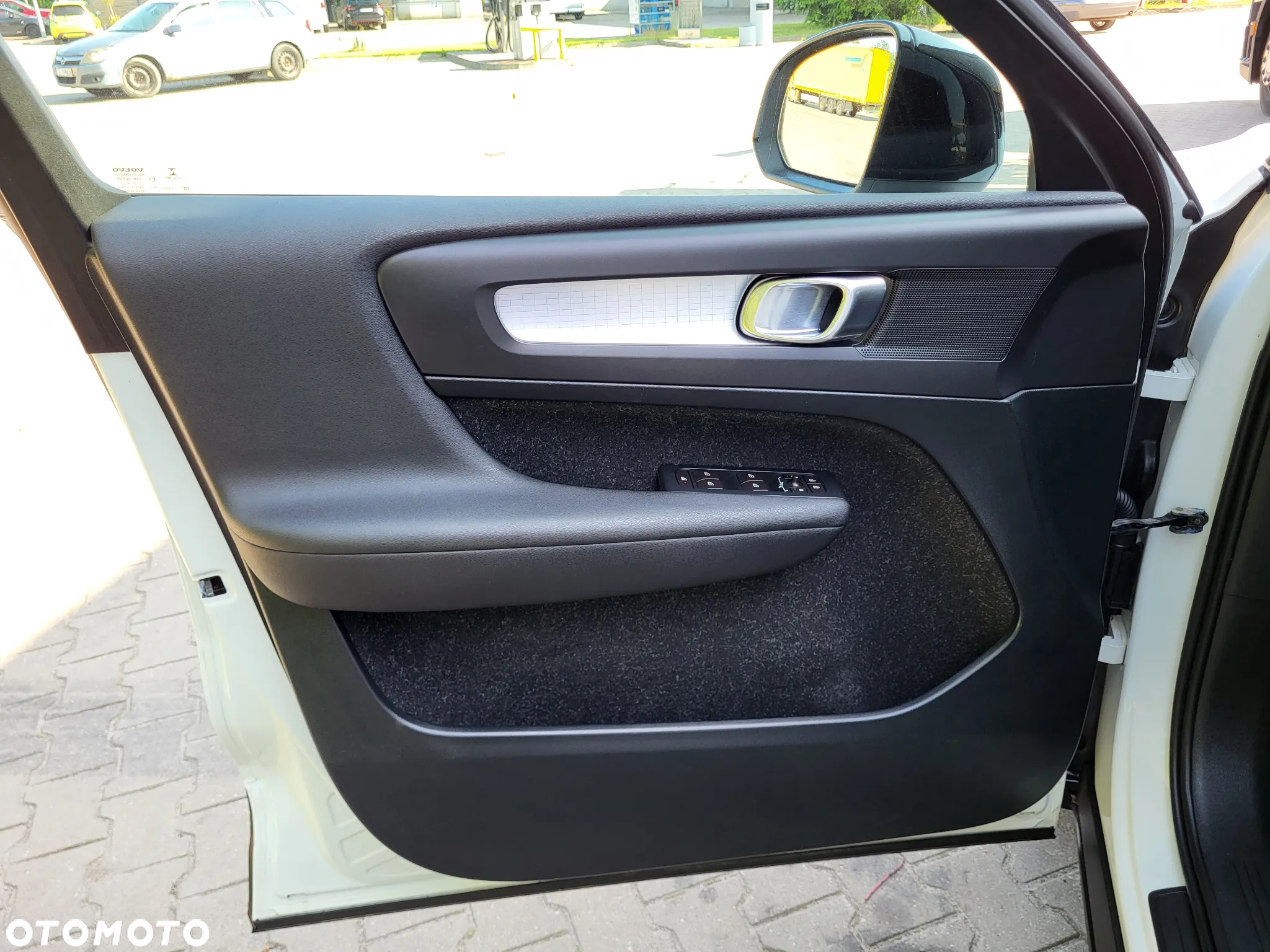 Volvo XC 40 T3 Momentum - 17