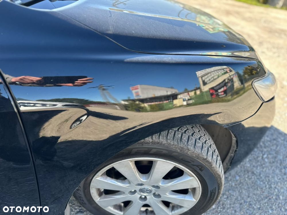 Toyota Camry 2.5 XLE - 29