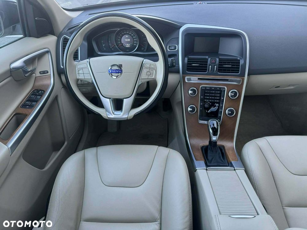 Volvo XC 60 D4 Drive-E Momentum - 9