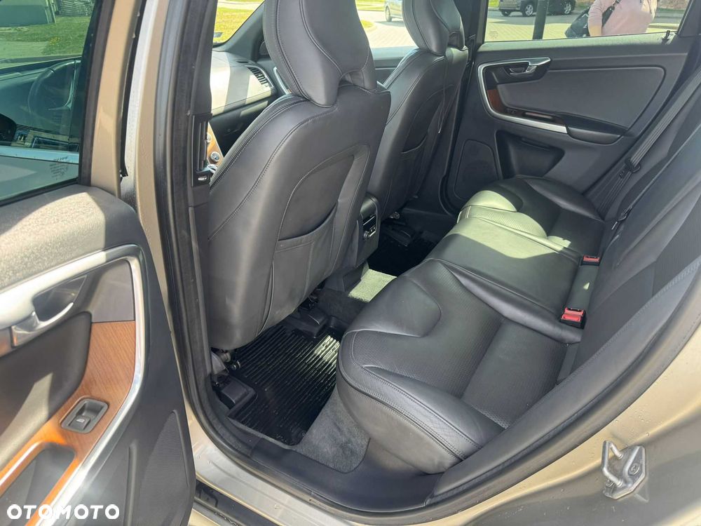 Volvo XC 60 - 8