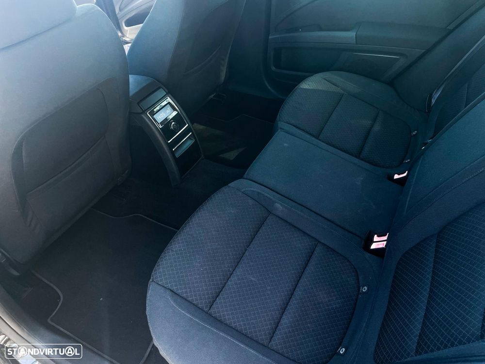 Skoda Superb Break 1.6 TDI Ambition Greenline - 8