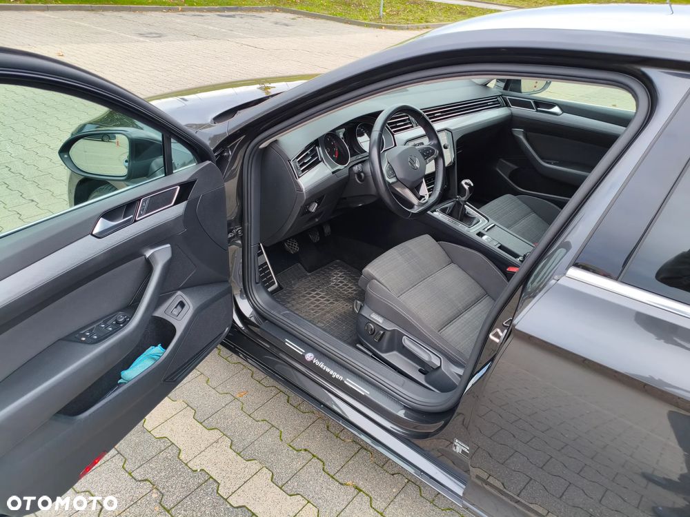 Volkswagen Passat 1.5 TSI EVO Business - 10