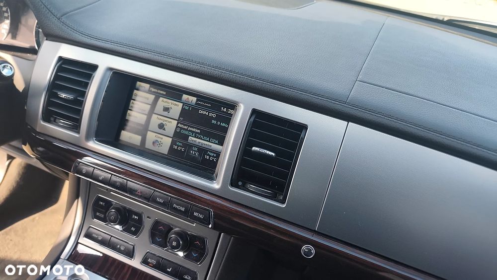 Jaguar XF 3.0 V6 S Premium Luxury - 39