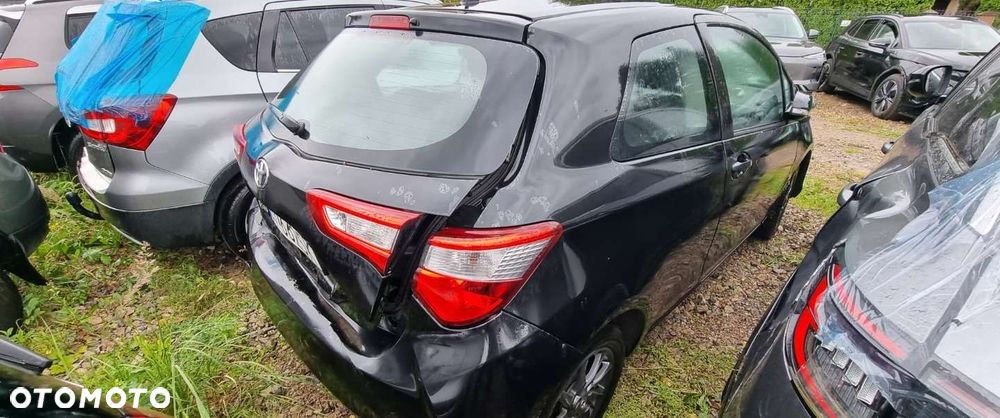 Toyota Yaris - 4