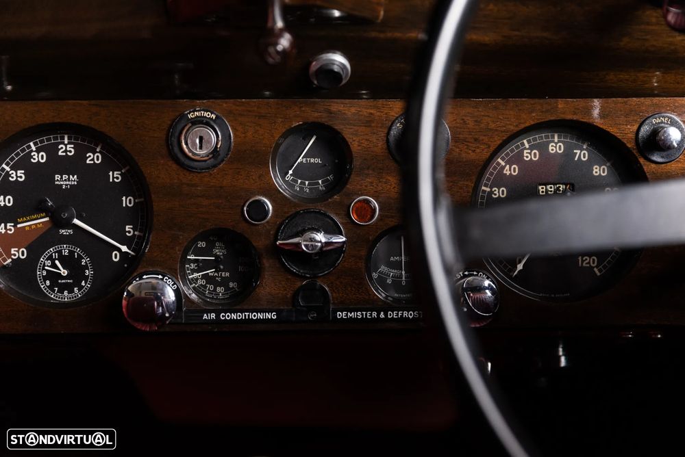 Jaguar MK IV - 12