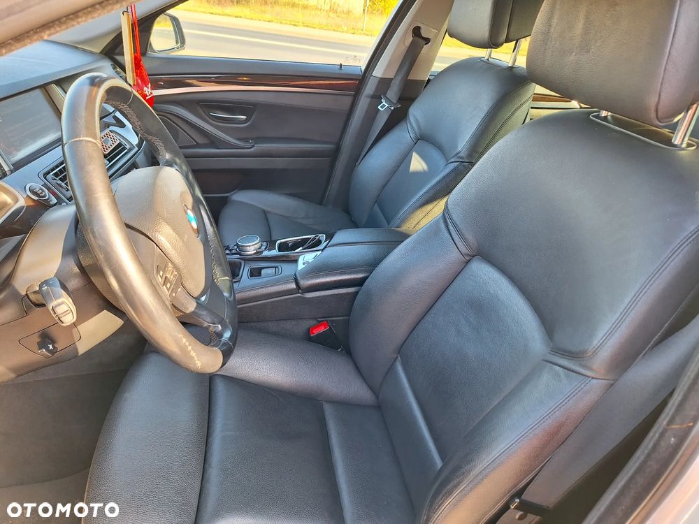 BMW Seria 5 525d - 14