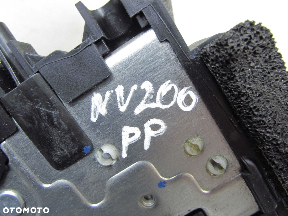 NISSAN NV200 09-21 ZAMEK DRZWI PRAWY PRZOD - 8