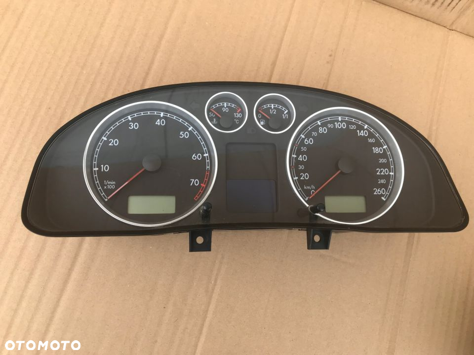 Licznik Vw PASSAT B5 zegary Obrotomierz 3B0920827X 3B09208805 - 3