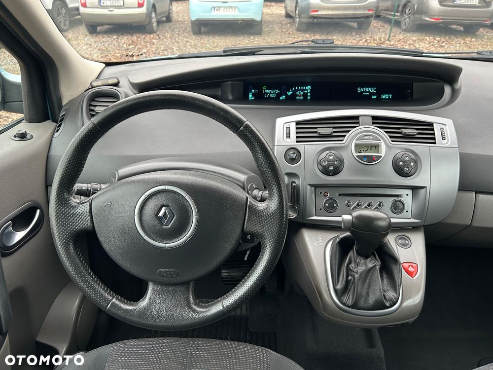 Renault Grand Scenic - 30