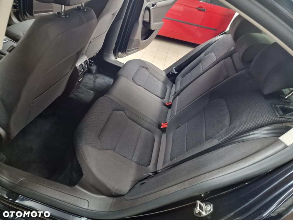 Volkswagen Passat 2.0 TDI Comfortline - 13