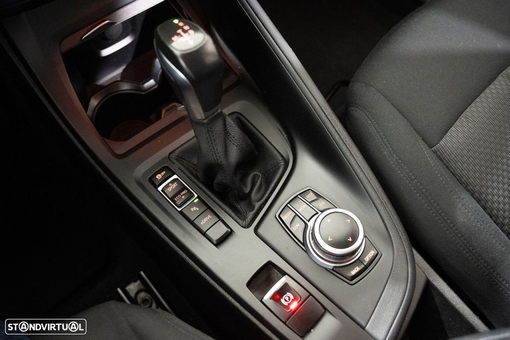 BMW X1 25 e xDrive Corporate Edition - 22