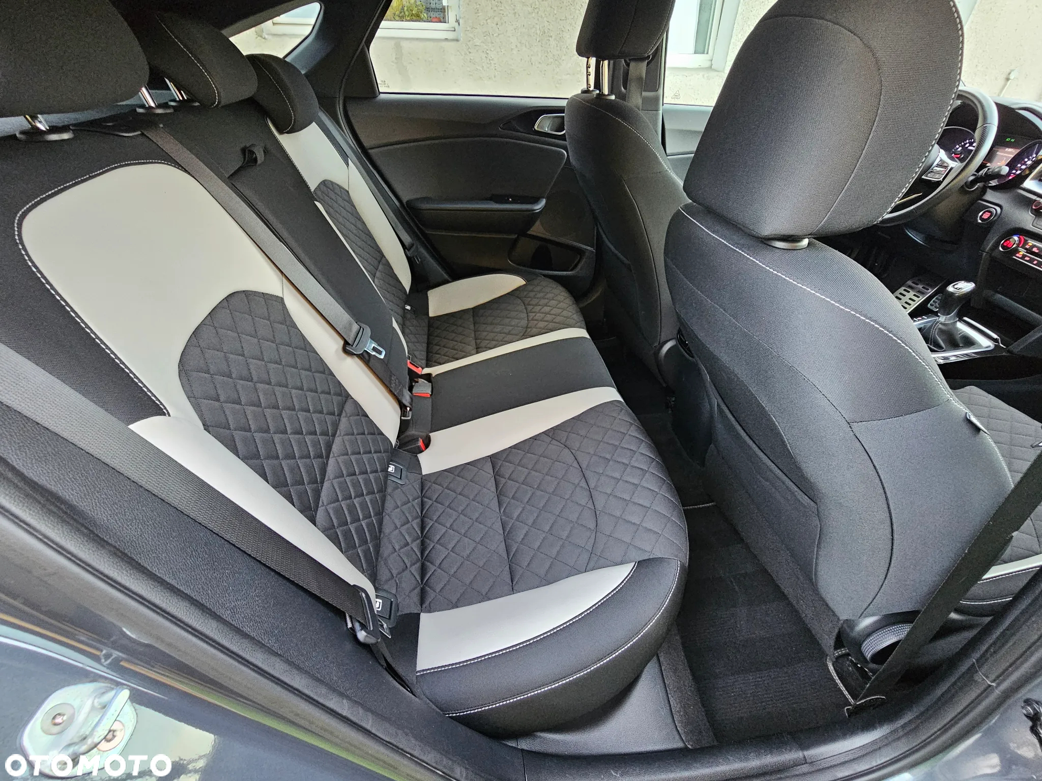 Kia ProCeed 1.4 T-GDI GT Line - 15