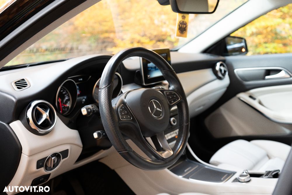 Mercedes-Benz GLA 220 4MATIC - 10