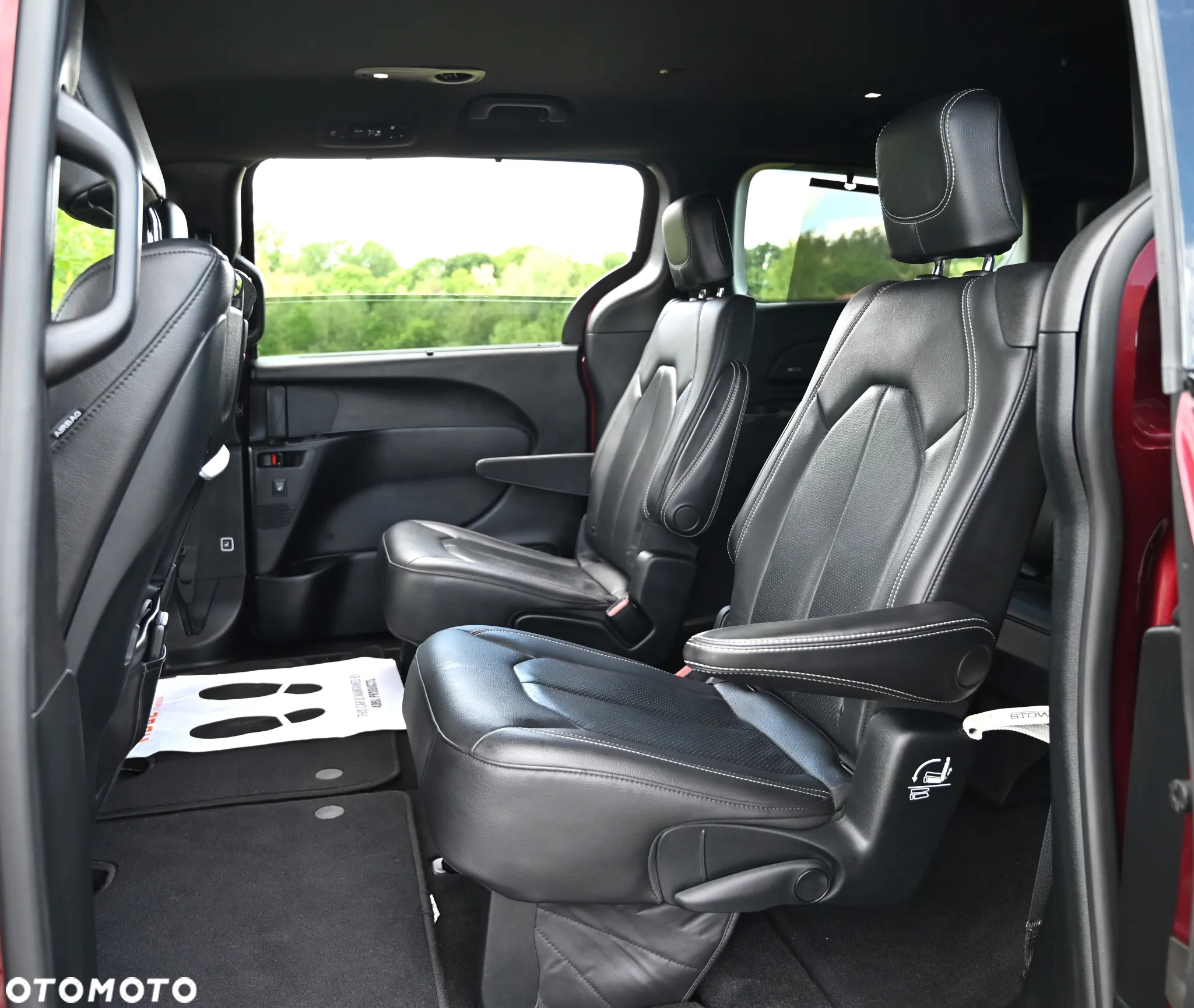 Chrysler Pacifica - 35