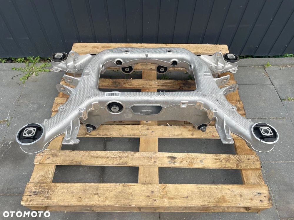 WÓZEK SANKI BELKA ZAWIESZENIA TYŁ BMW 7 G70 6898656