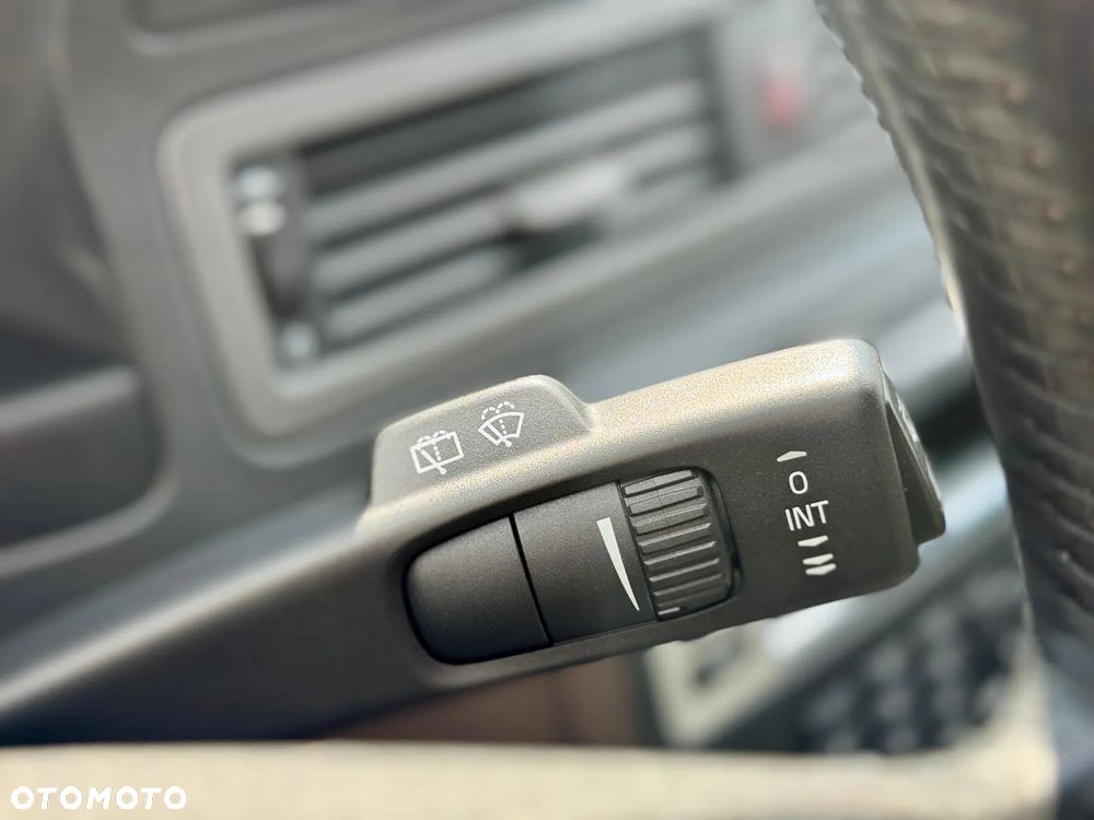 Volvo V70 2.0 Momentum - 22