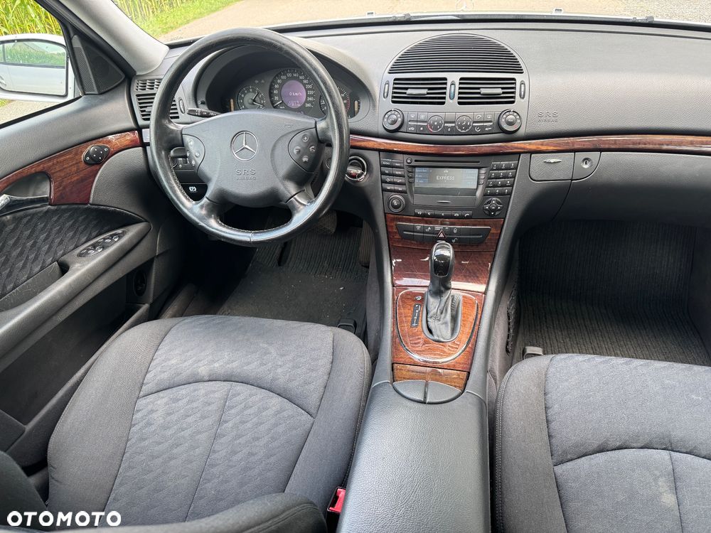 Mercedes-Benz Klasa E 200 Kompressor Automatik Classic - 10