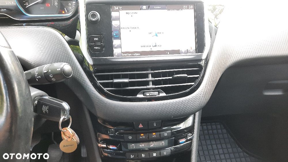 Peugeot 2008 1.6 BlueHDi Allure - 13