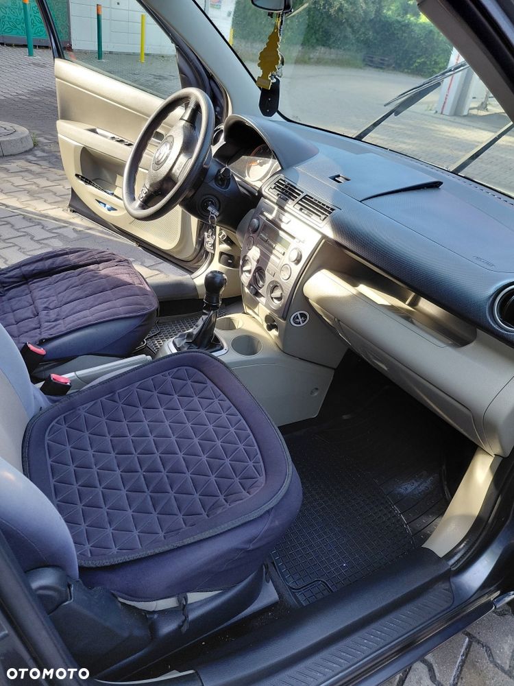 Mazda 2 - 6