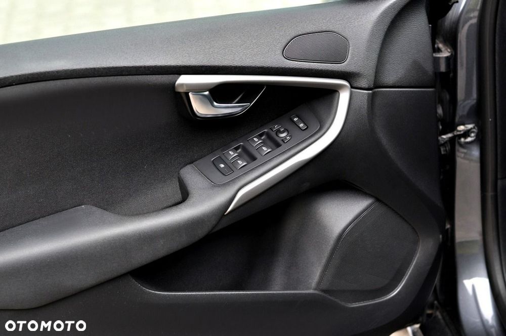 Volvo V40 D2 Momentum - 5